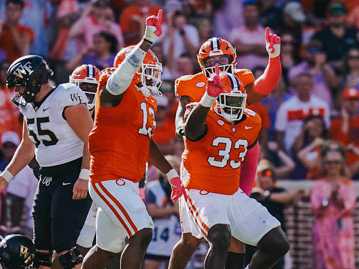 Tyler Davis and Ruke Orhorhoro vs Wake Forest